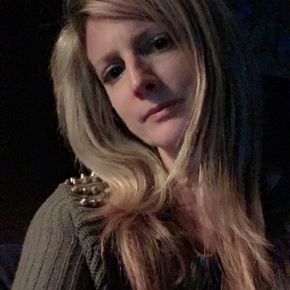 Meet your Posher, Heidi - Picture 7 of 7